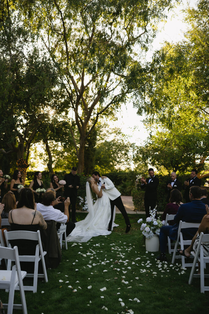 A luxe timeless wedding day in Scottsdale Arizona with timeless wedding ceremony design