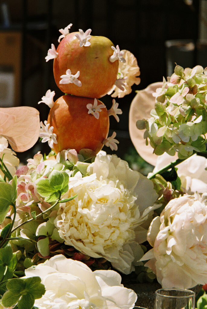 spring wedding color palette tablescapes