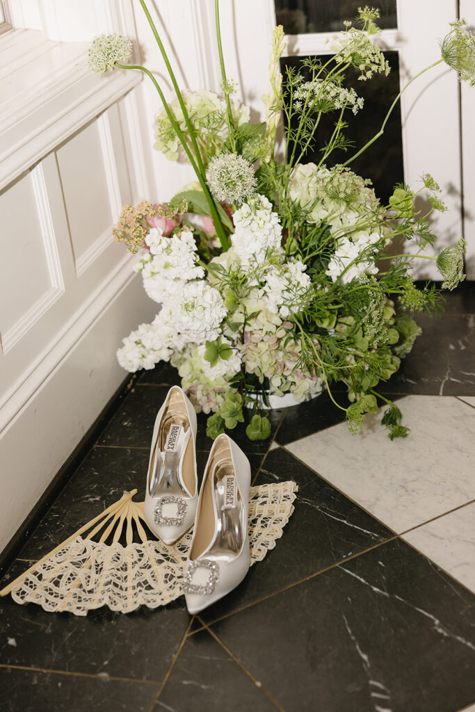 wedding details heels and flowers