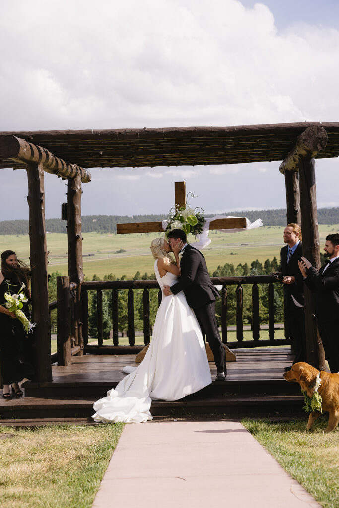spruce mountain ranch wedding photos outdoor ceremony
