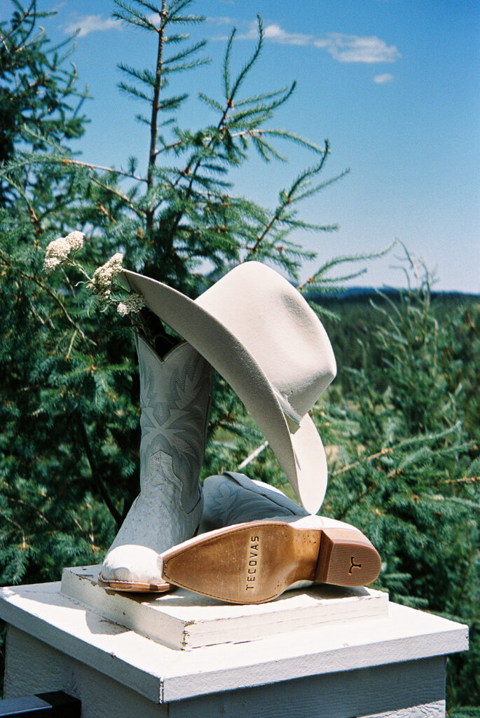 film wedding photos at spruce mountain ranch