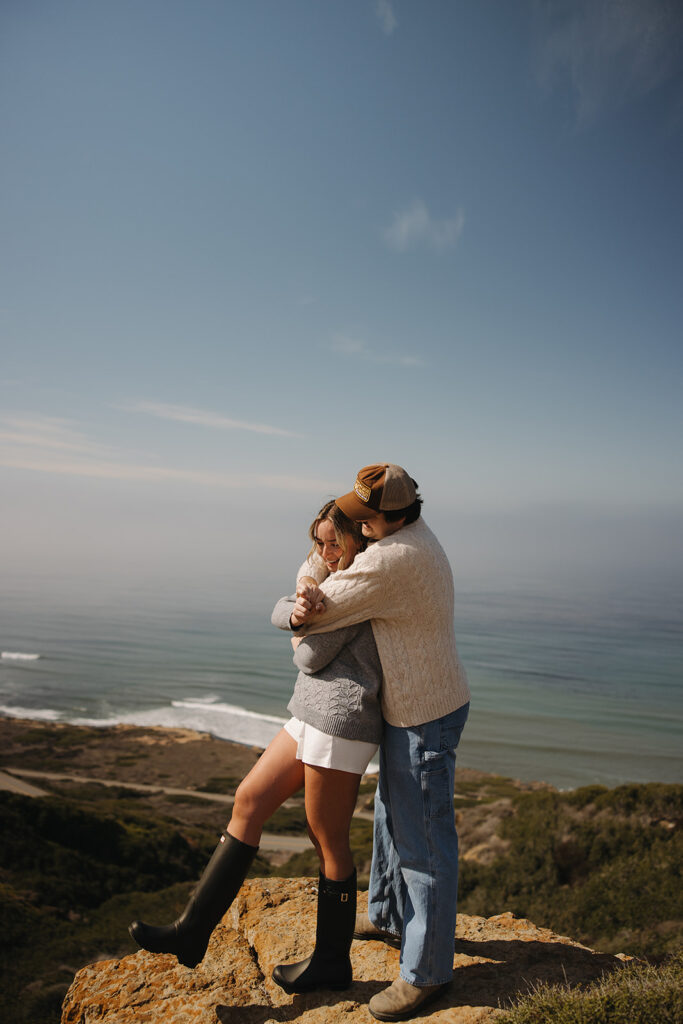 romantic couples photoshoot in san diego at point loma lighthouse