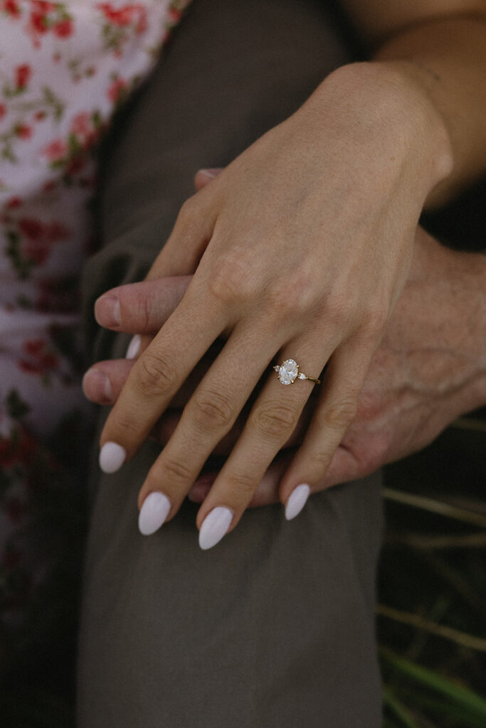 What to Wear for Spring Engagement Photos (With Posing Tips!)