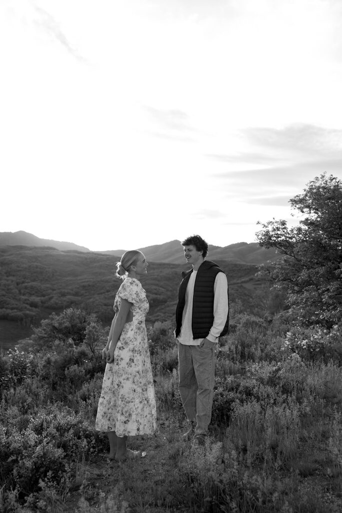 outdoor couples photos in the mountains with wildflowers