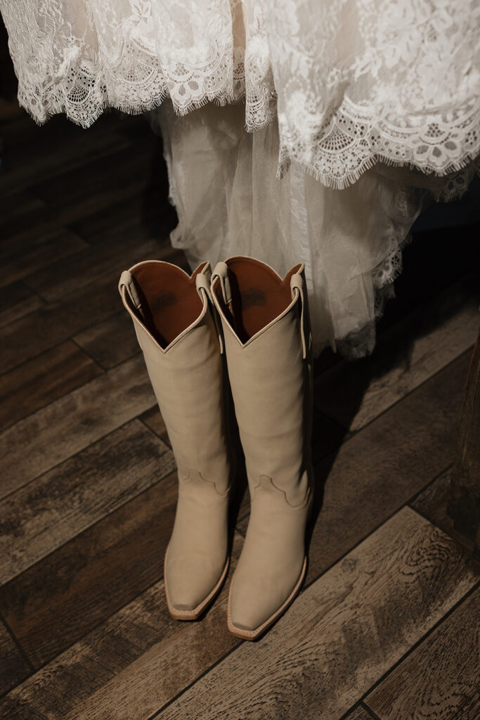 Western Style Wedding Ideas For a Colorado Barn Wedding