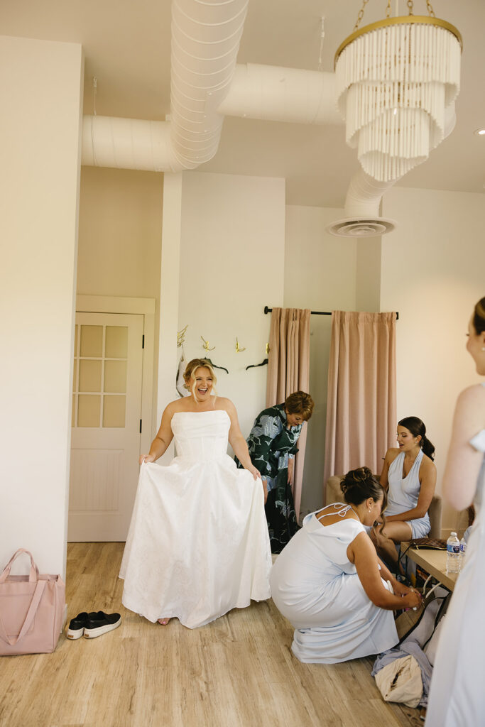 spring wedding colors through the lens of documentary style photography for a spring wedding theme in a colorado wedding venue