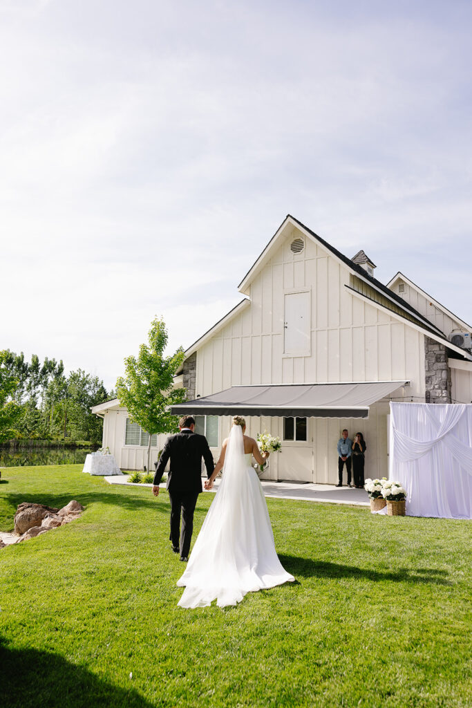 outdoor wedding ceremony for a private family estate wedding in boise idaho