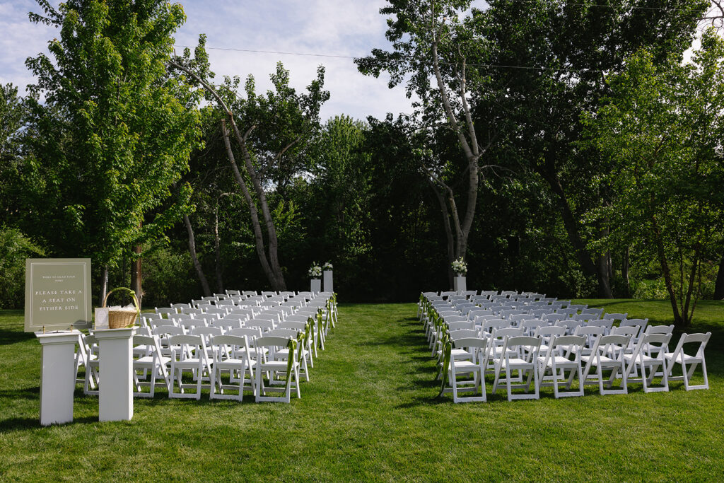 outdoor wedding reception decor elegant and classy