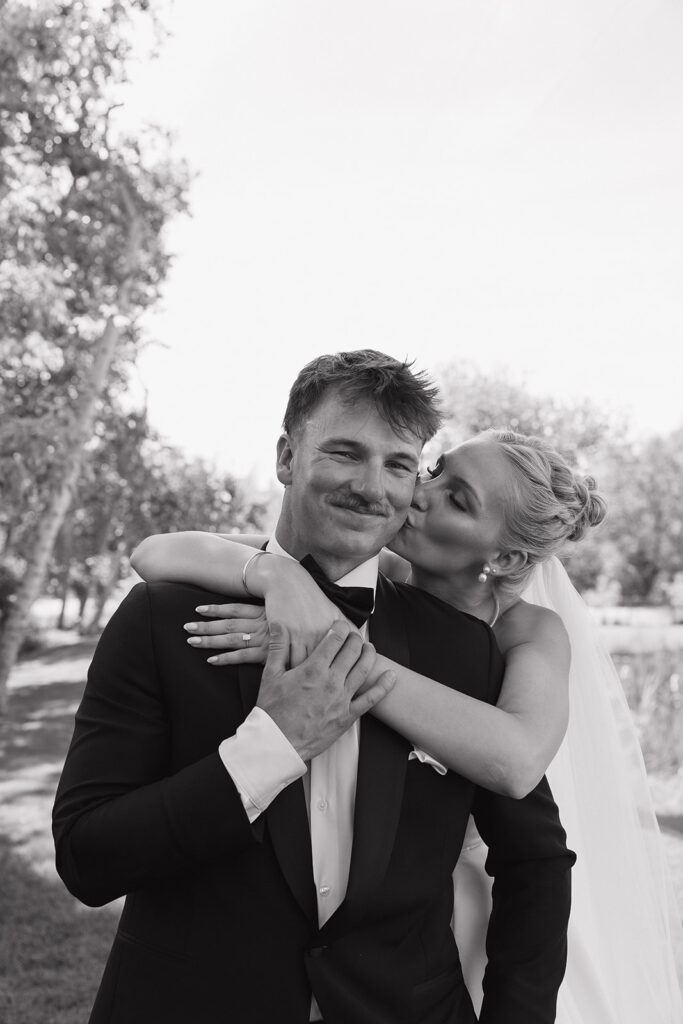 meaningful romantic family estate wedding photos outdoor bride and groom photos