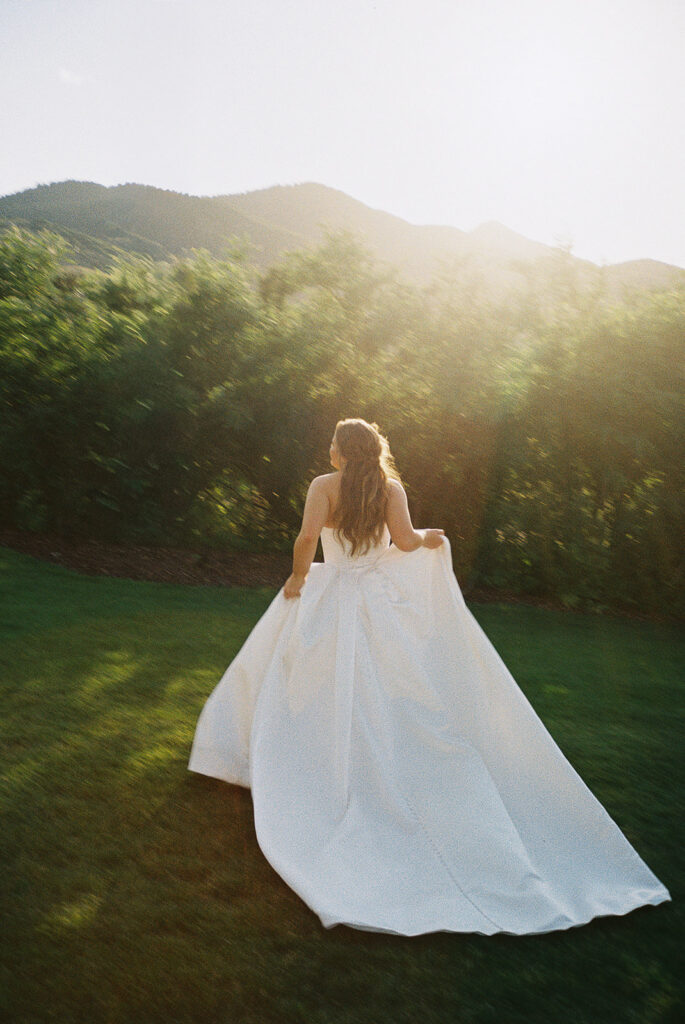 documentary style wedding photography wedding photojournalism romantic wedding photos